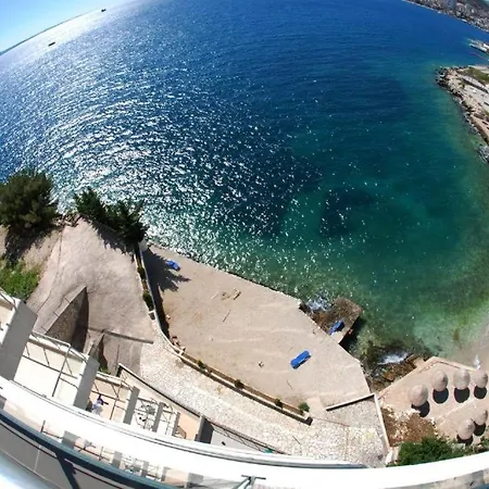 Golden 2 * Saranda